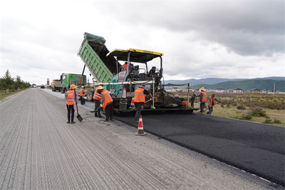 云南:迪慶公路局基本消除管養(yǎng)滇藏公路G214線次差路