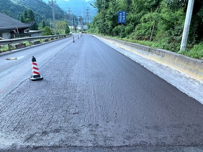 【我為群眾辦實(shí)事】 鶴峰:路面養(yǎng)護(hù)新技術(shù)打造文明示范公路 提升群眾滿(mǎn)意度